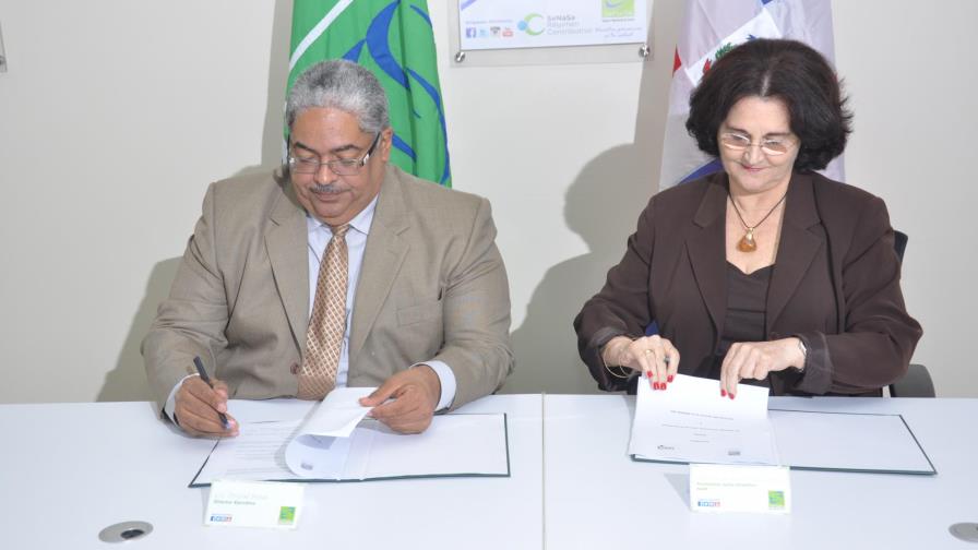 SeNaSa firma acuerdo para apoyar a mujeres víctimas de violencia 