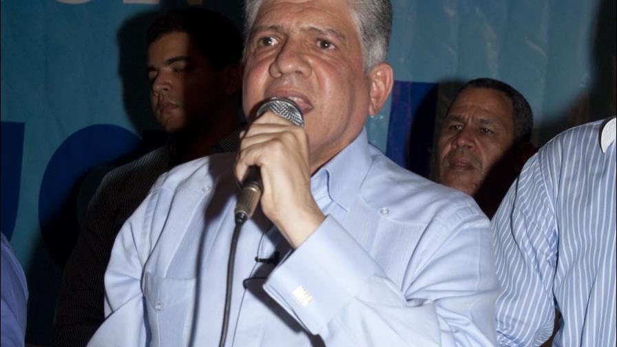 Partido de Estrella niega que sea el candidato a senador por Santiago 