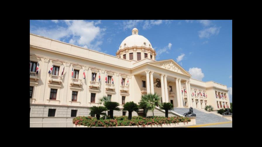 Poder Ejecutivo ordena tomar licencia a empleados públicos que aspiran a cargos electivos 