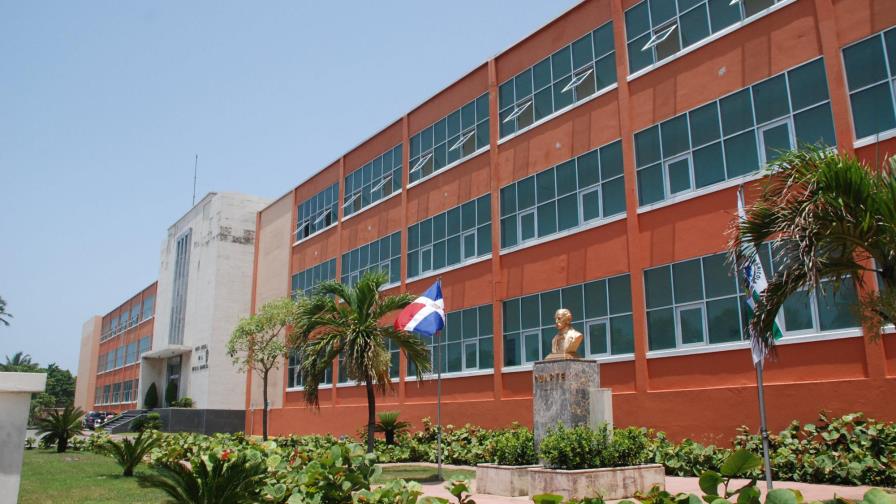 Banco Agrícola apoya inversiones en la zona de Miches Banco Agrícola apoya inversiones en la zona de Miches