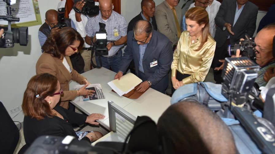 PLD y PRM inscriben candidaturas de Danilo Medina y Luis Abinader