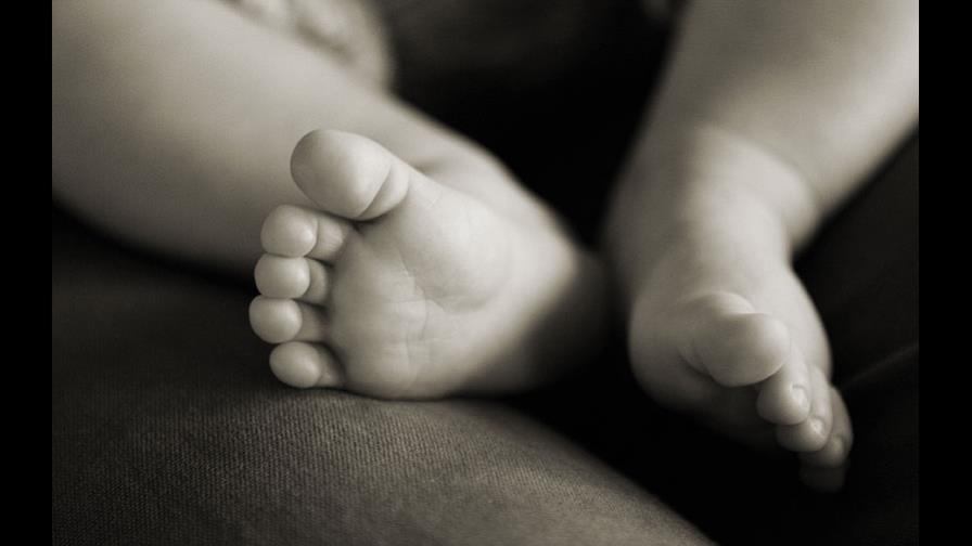 Ladrón roba minivan y devuelve un bebé que estaba dentro 