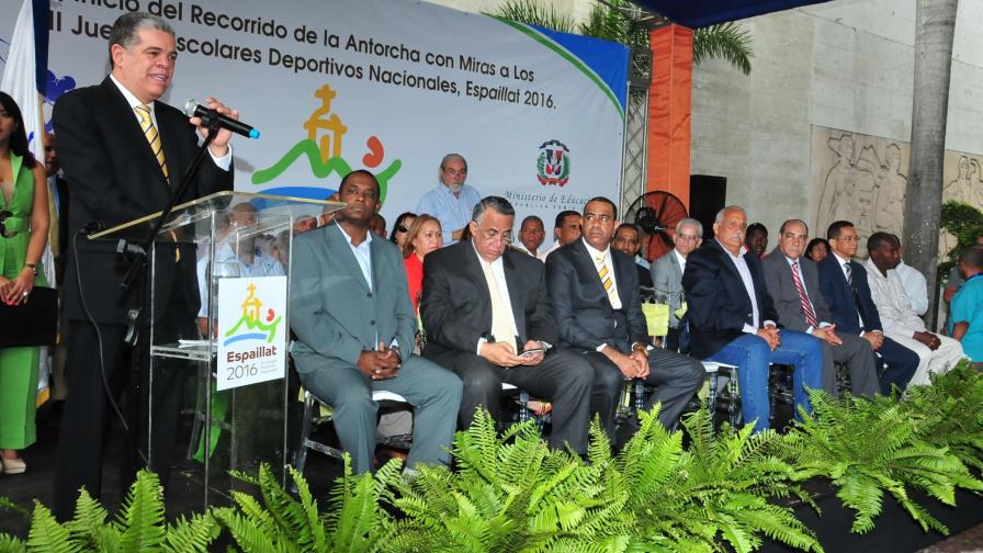 La antorcha de los Juegos Deportivos Escolares comenzó su recorrido