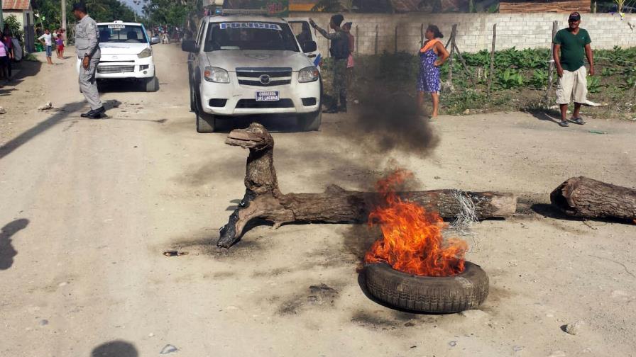 Moca: protestas por agua, luz y asfaltado
