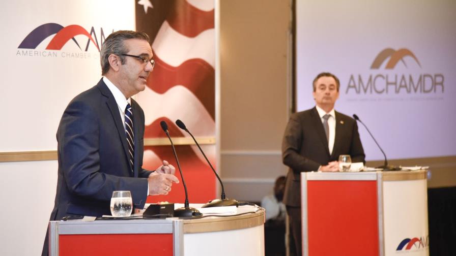 Luis Abinader propone fusionar las tres Edes y aumentar salarios