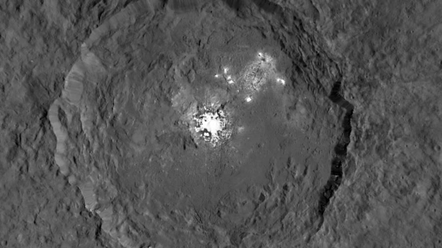 Descubiertos cambios inesperados en puntos brillantes del planeta enano Ceres