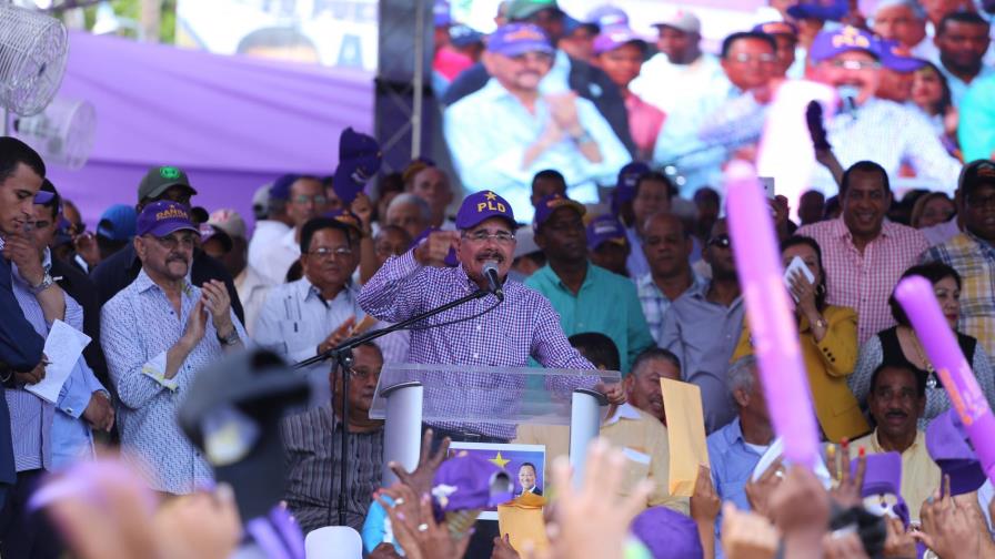 Presidente Medina anunció varias obras para el desarrollo del polo turístico de Pernales