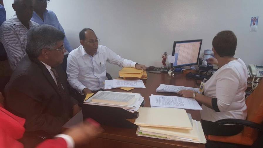 PLD inscribe candidaturas para el nivel municipal en Santiago