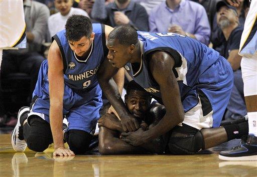 Towns llega a 39 dobles-dobles en triunfo sobre Memphis