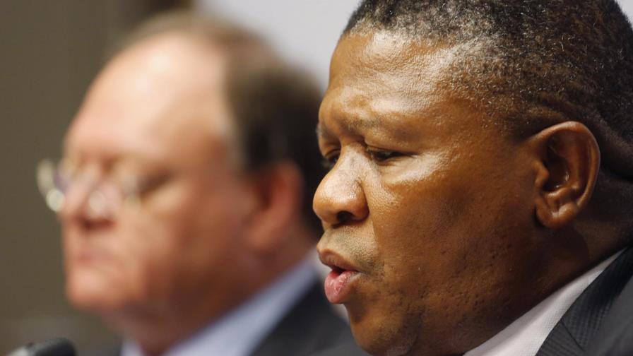 Sudáfrica pide a FIFA retractarse de acusaciones de soborno 