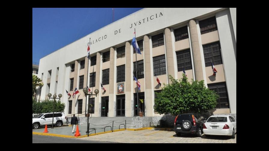 Dictan medida de coerción en contra de dos acusados de estafar casinos