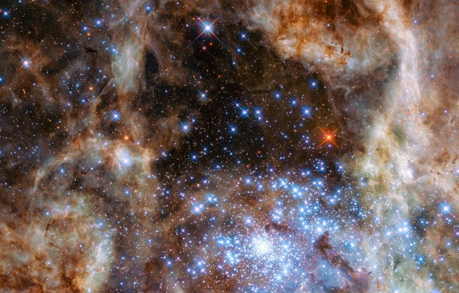Identifican el mayor cúmulo de estrellas supermasivas conocido