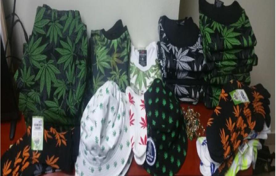 Decomisan ropas alusivas a las drogas en tienda de Santo Domingo Este