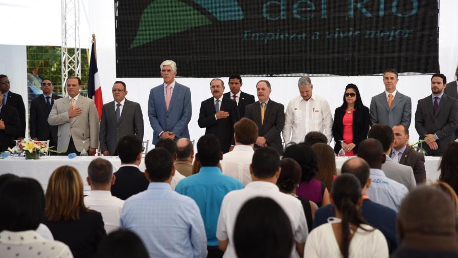 Presidente inaugura proyecto habitacional en Villa Mella