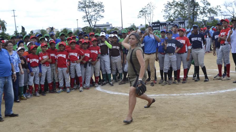 Comenzó el béisbol del programa RBI dedicado a Rosa Kranwinkel