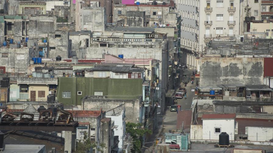 Obama pisa suelo cubano en horas de la tarde