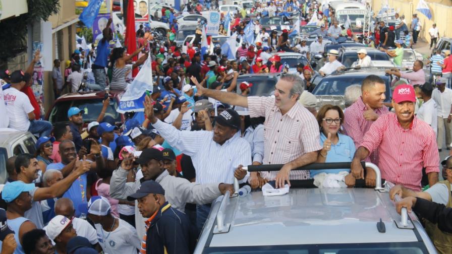 Luis Abinader acusa al Gobierno “de empujar al país a un hoyo fiscal”