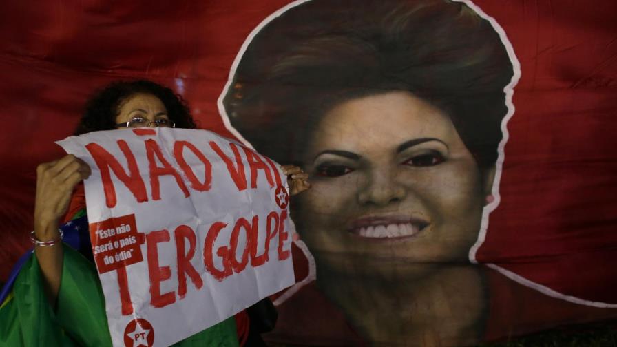El Gobierno brasileño reúne fuerzas para evitar un juicio político a Rousseff