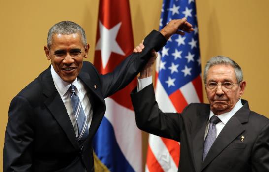 Embargo y derechos humanos, tensiones al desnudo en reunión Castro-Obama 