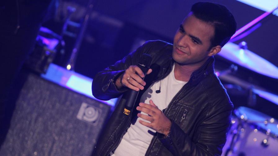 Cantautor Moisés Méndez impresiona en primer concierto de su gira 