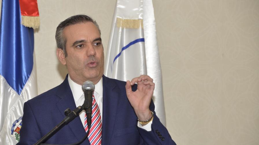 Abinader pide honores de héroe para Claudio Caamaño  