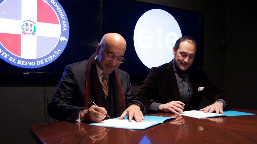 Embajada RD en España y el Instituto Europeo para el Emprendimiento firman acuerdo