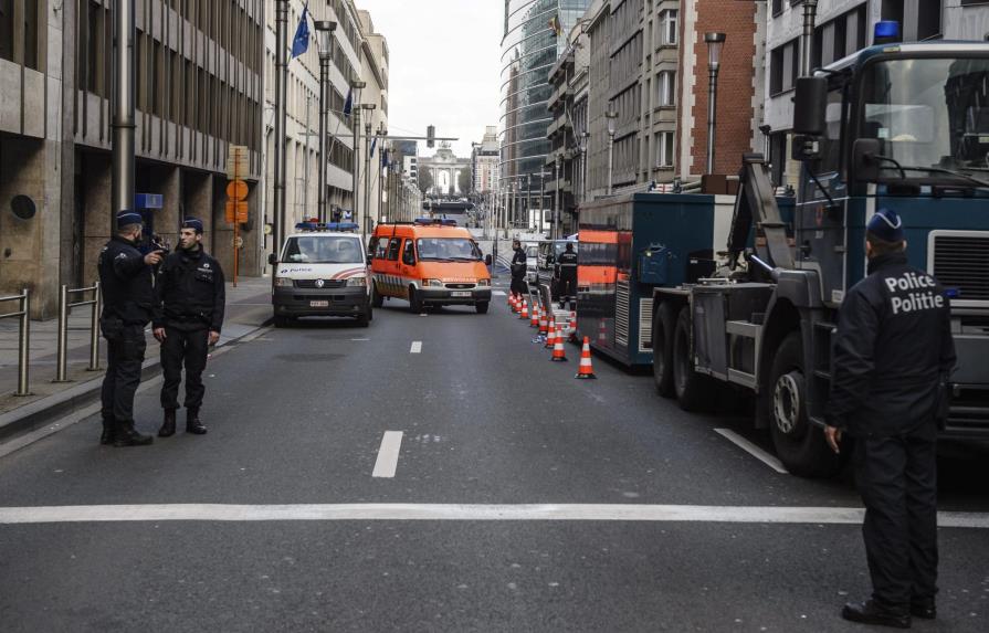 Ataques en Bruselas impactan acciones de industria turística 
