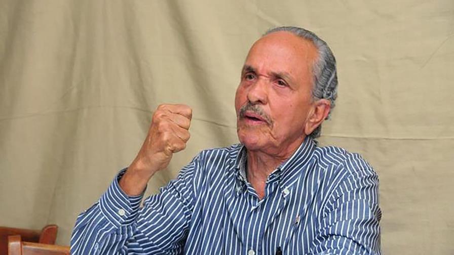 Exponen los restos del exguerrillero Claudio Caamaño