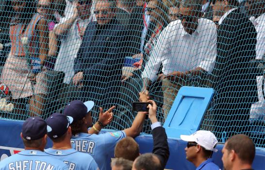 Obama asiste a partido de béisbol disputado entre Cuba y Tampa Bay Obama asiste a partido de béisbol disputado entre Cuba y Tampa Bay