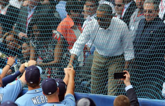 Obama asiste a partido de béisbol disputado entre Cuba y Tampa Bay Obama asiste a partido de béisbol disputado entre Cuba y Tampa Bay