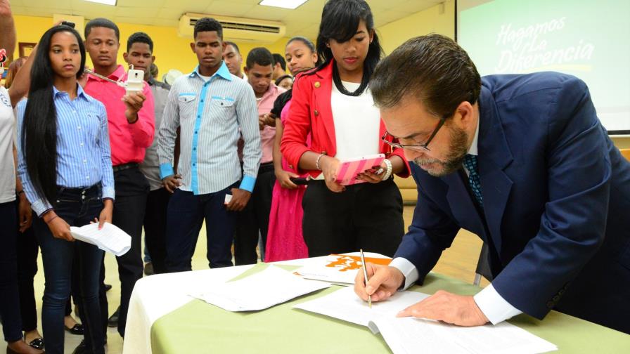 Guillermo Moreno declarará embarazo en adolescentes como “emergencia nacional”