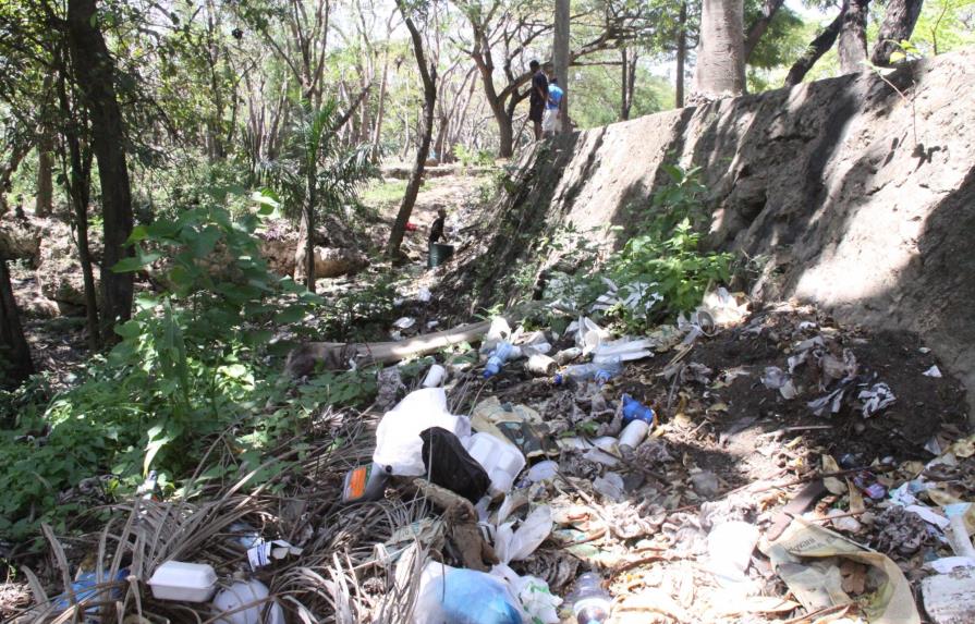Voluntariado preocupado por basura en zona del Mirador Sur