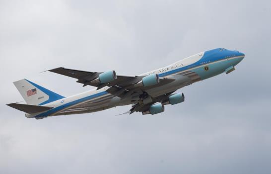 Obama concluye intensa visita a Cuba y Raúl Castro le despide en aeropuerto