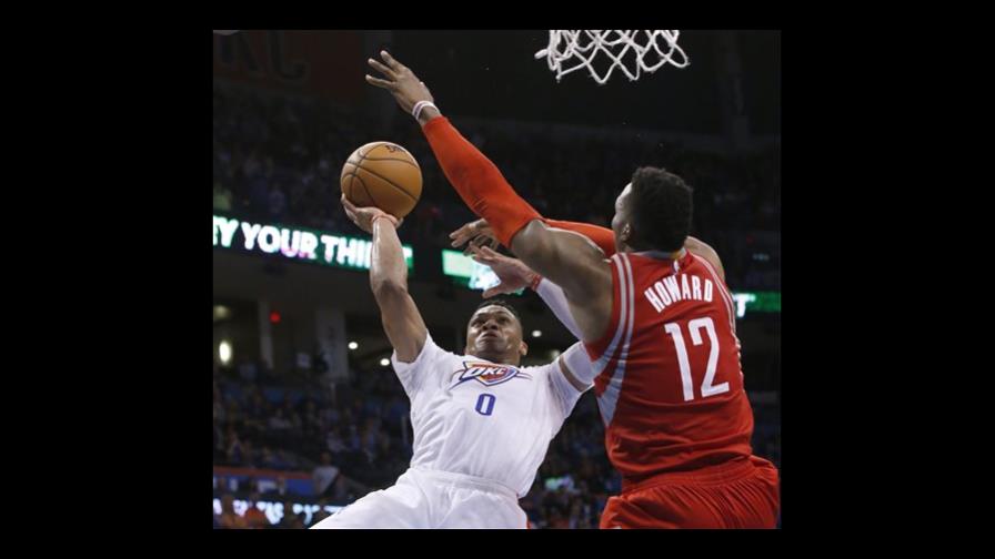 Otro ‘triple doble’ de Westbrook; nuevo triunfo del Thunder 