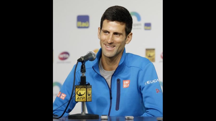 Djokovic se reúne con leyendas del tenis femenino 