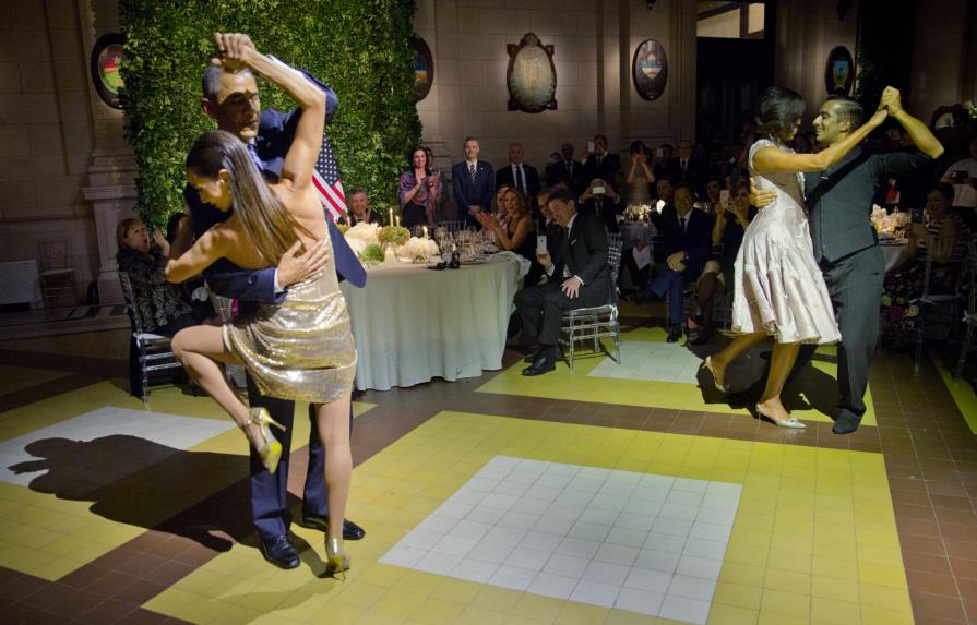 Los Obama se animan a bailar tango en cena de gala en Buenos Aires