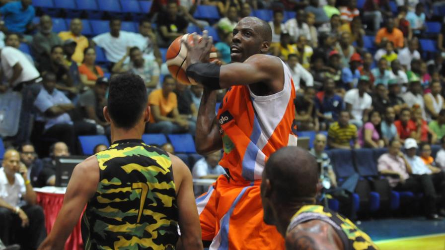 Huellas del Siglo triunfa y complica la clasificación en el Grupo B