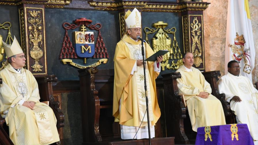 “Dificultad” en una rodilla impide al cardenal López Rodríguez encabezar misa “Dificultad” en una rodilla impide al cardenal López Rodríguez encabezar misa