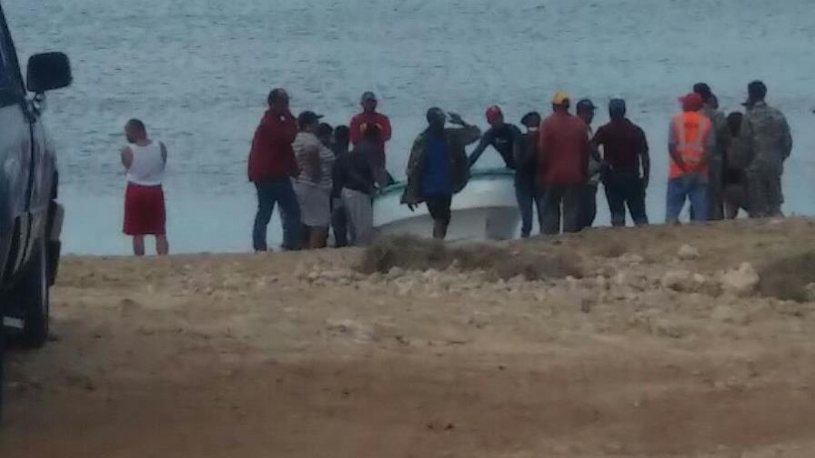 Rescatan cadáver de un adolescente en playa de Montecristi