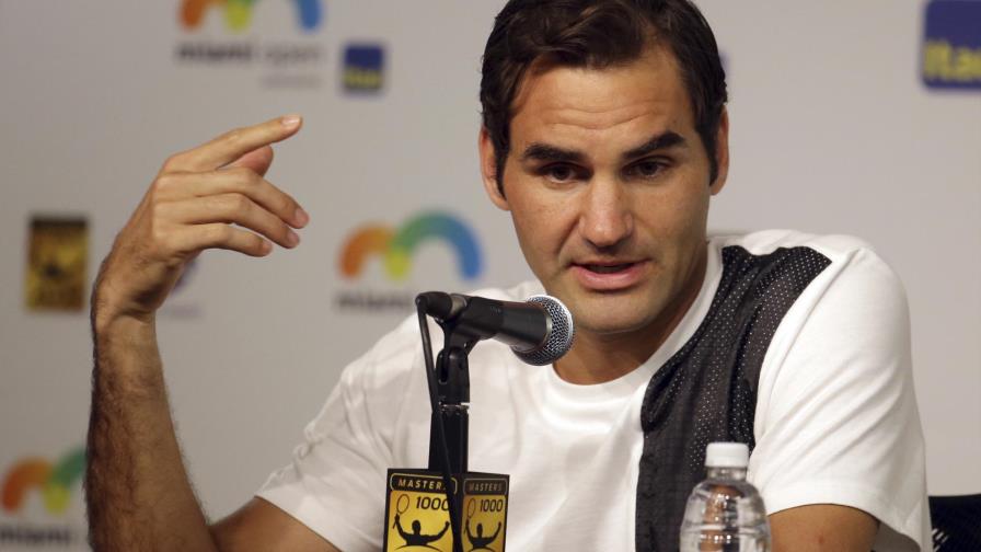 Roger Federer explica la razón de su lesión en la rodilla