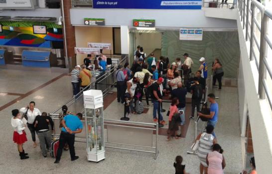 Cientos de pasajeros vienen al país a pasar las vacaciones de Semana Santa