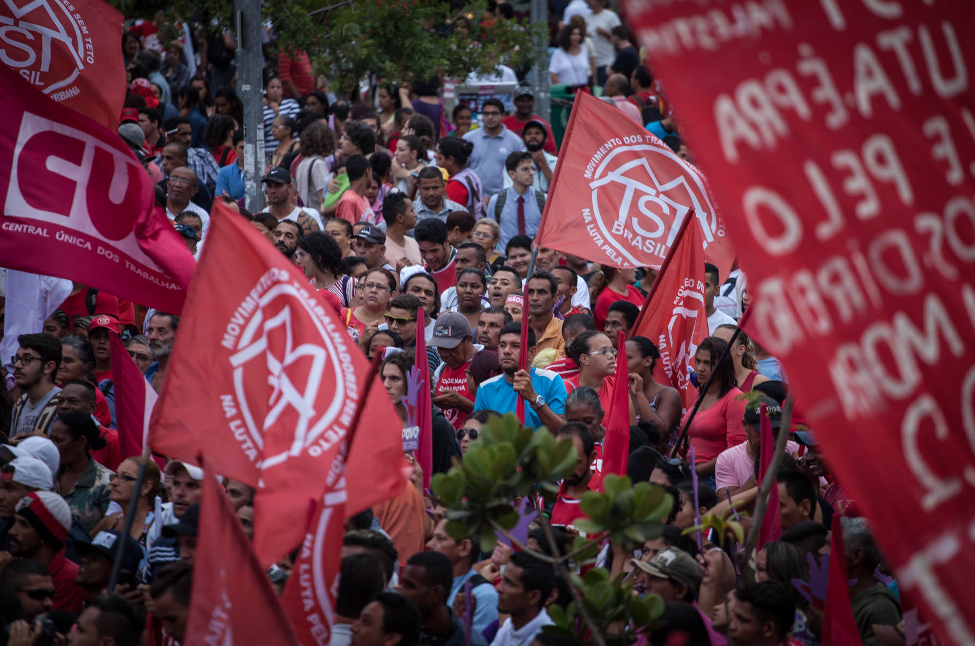 Manifestantes en una protesta a favor del gobierno de la presidenta Dilma Rousseff en el Largo da Batata en San Paulo. 