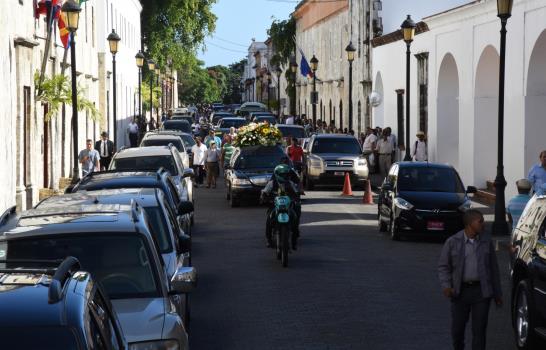 Sepultan los restos de Claudio Caamaño