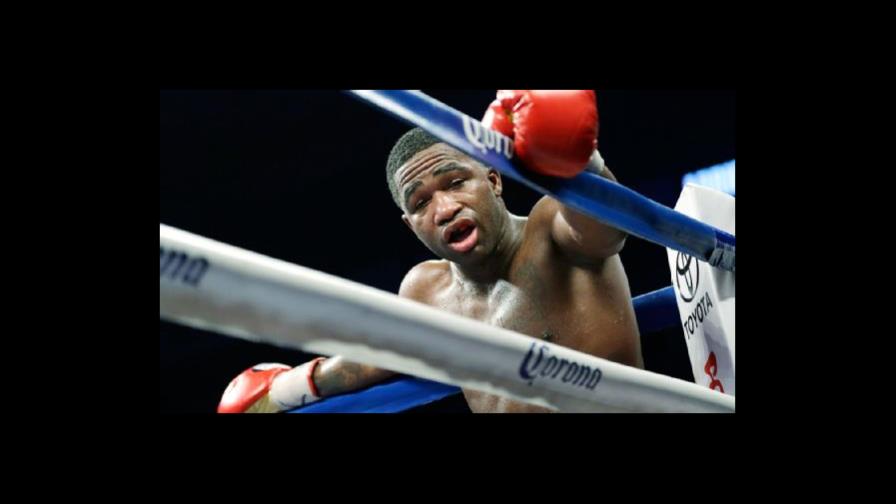 Boxeador Adrien Broner tiene orden de arresto por robo agravado