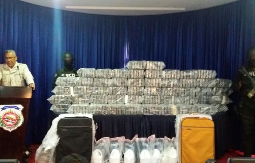 La  DNCD ocupa 349 paquetes de cocaína o heroína a cinco venezolanos en La Romana