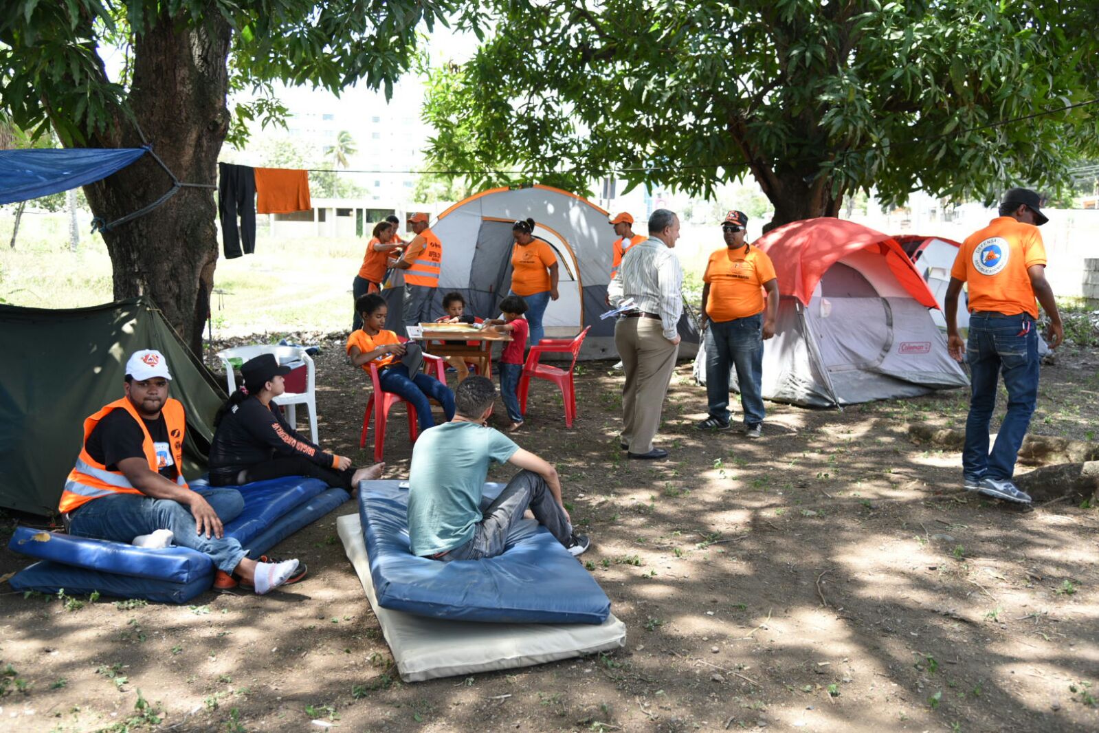 Puesto de la Defensa Civil en la entrada de Santiago, en la Avenida Monumental.