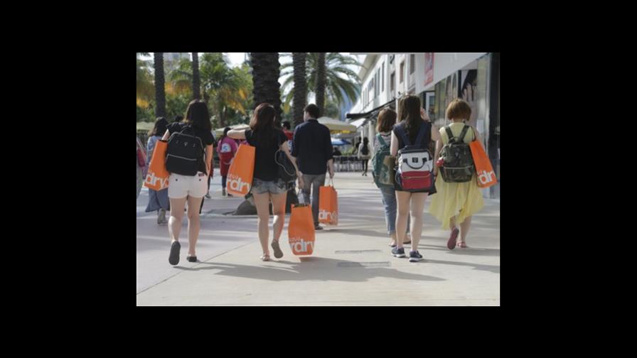 Economía de EEUU crece más de lo calculado en cuarto trimestre 2015