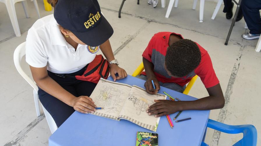 Buscan prevenir que niños caigan en “actividades negativas” en zonas turísticas
