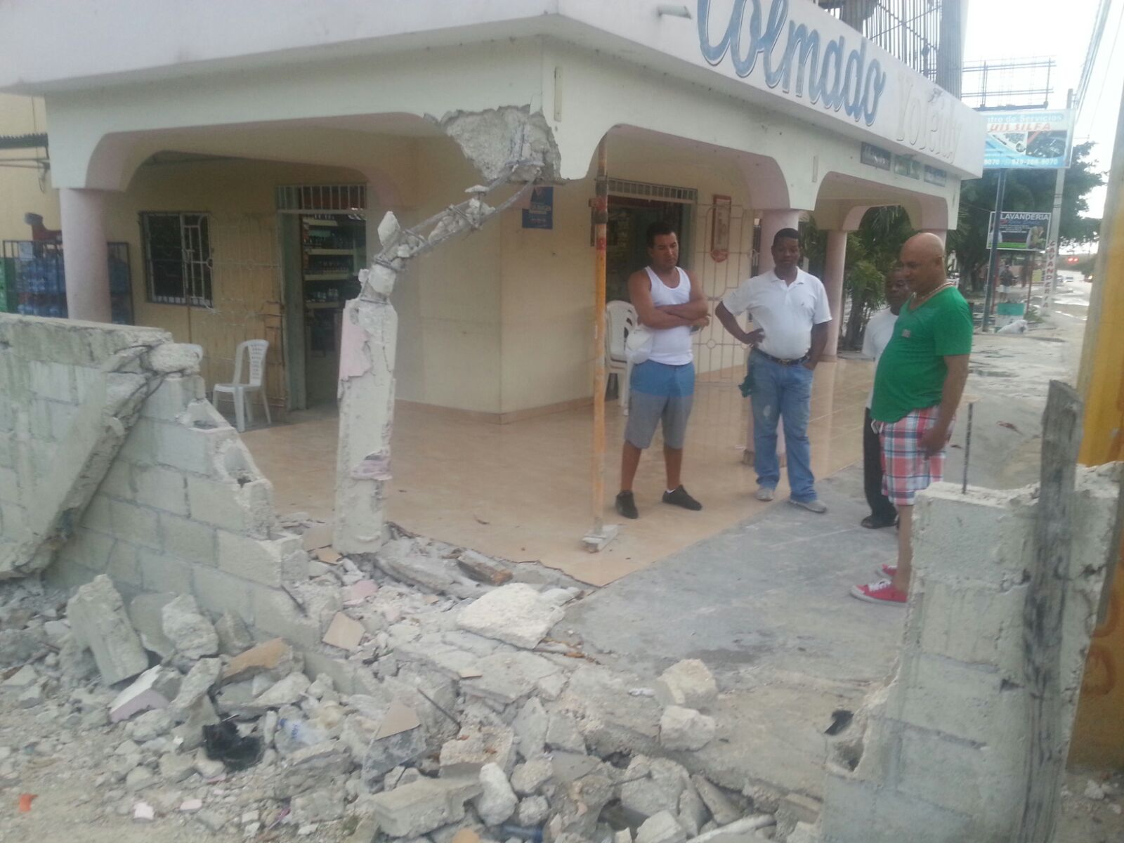 Una de las columnas de la vivienda que seriamente afectada