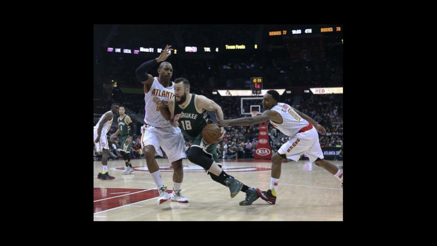 Horford aportó 14 puntos y Atlanta trepa al tercer puesto en el Oeste